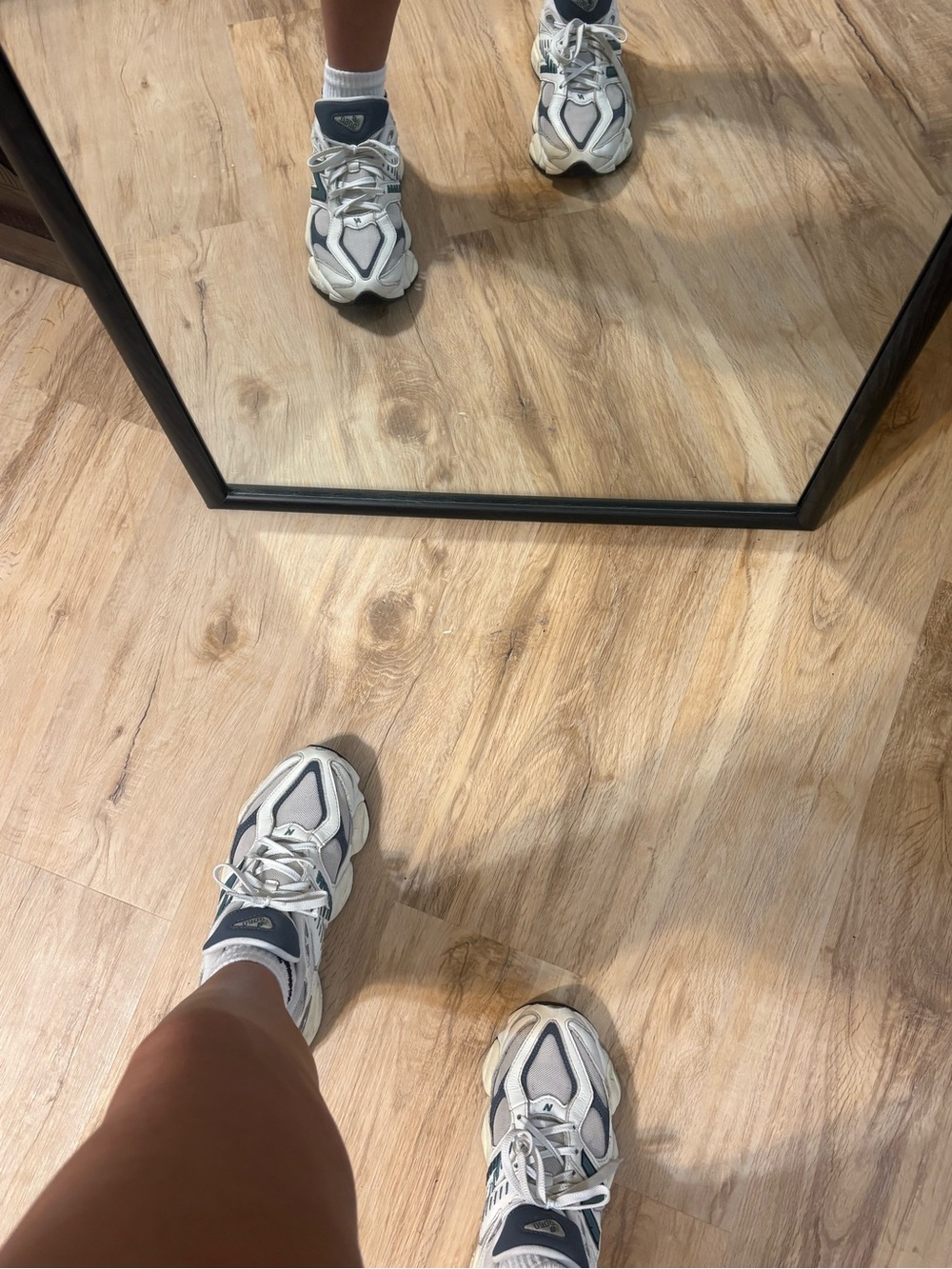New Balance 990v2 White Gray Navy Athletic Sneakers - Picture 6 of 6